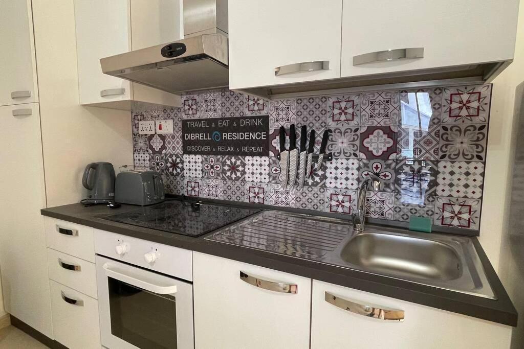 2 Bed Apt In Heart Of St Julians - 5Min From Seafront St. Julian's Zewnętrze zdjęcie