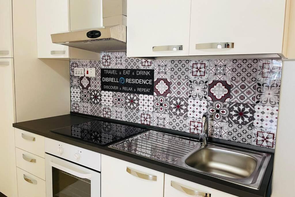 2 Bed Apt In Heart Of St Julians - 5Min From Seafront St. Julian's Zewnętrze zdjęcie