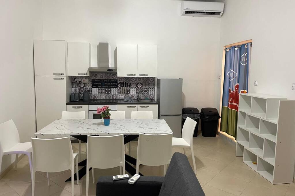2 Bed Apt In Heart Of St Julians - 5Min From Seafront St. Julian's Zewnętrze zdjęcie